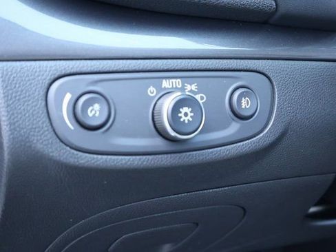 Used 2019 Buick Encore Essence image 19