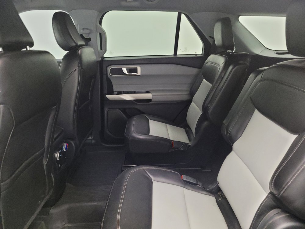 Used 2022 Ford Explorer XLT w/ Equipment Group 202A RWD image 18