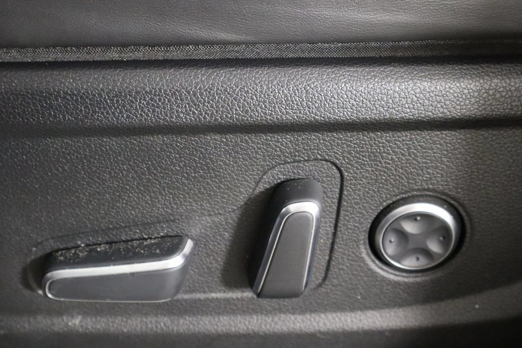 Used 2024 Hyundai Palisade SEL FWD image 25