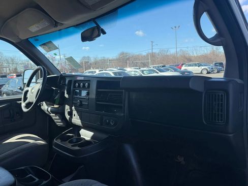 Used 2015 Chevrolet Express 3500 image 14