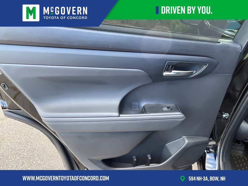 Used 2026 Toyota Highlander XLE AWD/4WD image 32