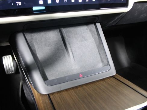 Used 2021 Tesla Model S Plaid image 22