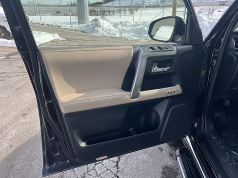 Used 2019 Toyota 4Runner Limited image 25