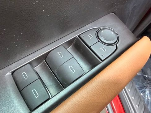 Used 2024 GMC Canyon AT4 w/ Technology Package AWD/4WD image 21