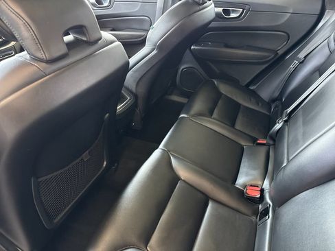 Certified 2023 Volvo XC60 B5 Core w/ Climate Package AWD/4WD image 11