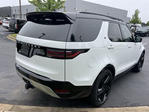Certified 2023 Land Rover Discovery Metropolitan Edition AWD/4WD image 7
