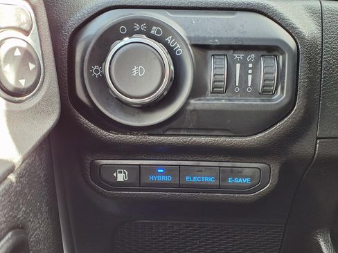 Used 2021 Jeep Wrangler High Altitude image 13