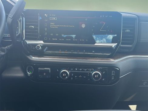 Used 2023 GMC Sierra 1500 Elevation image 10