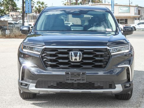 Used 2025 Honda Pilot EX-L image 2
