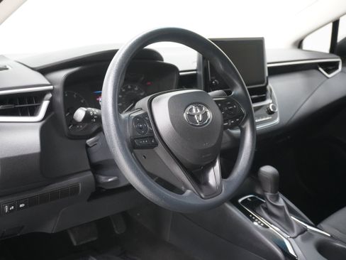 Used 2023 Toyota Corolla LE image 10