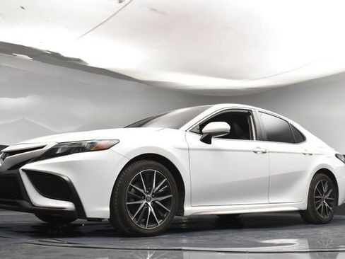 Used 2021 Toyota Camry SE FWD image 33