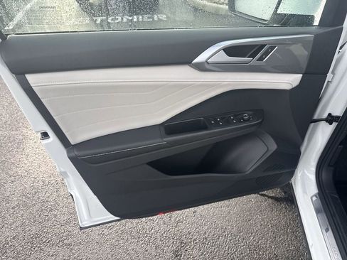 New 2026 Volkswagen Taos SEL AWD/4WD image 23