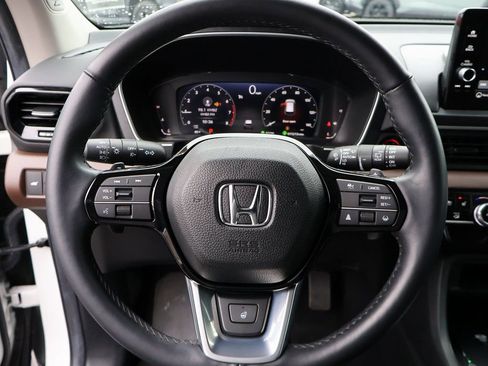 Certified 2025 Honda Pilot Elite image 31