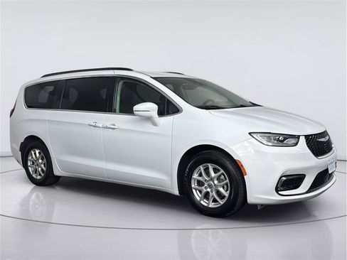 Used 2022 Chrysler Pacifica Touring-L FWD image 7