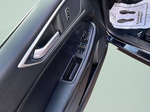 Used 2023 Ford Edge SEL image 10