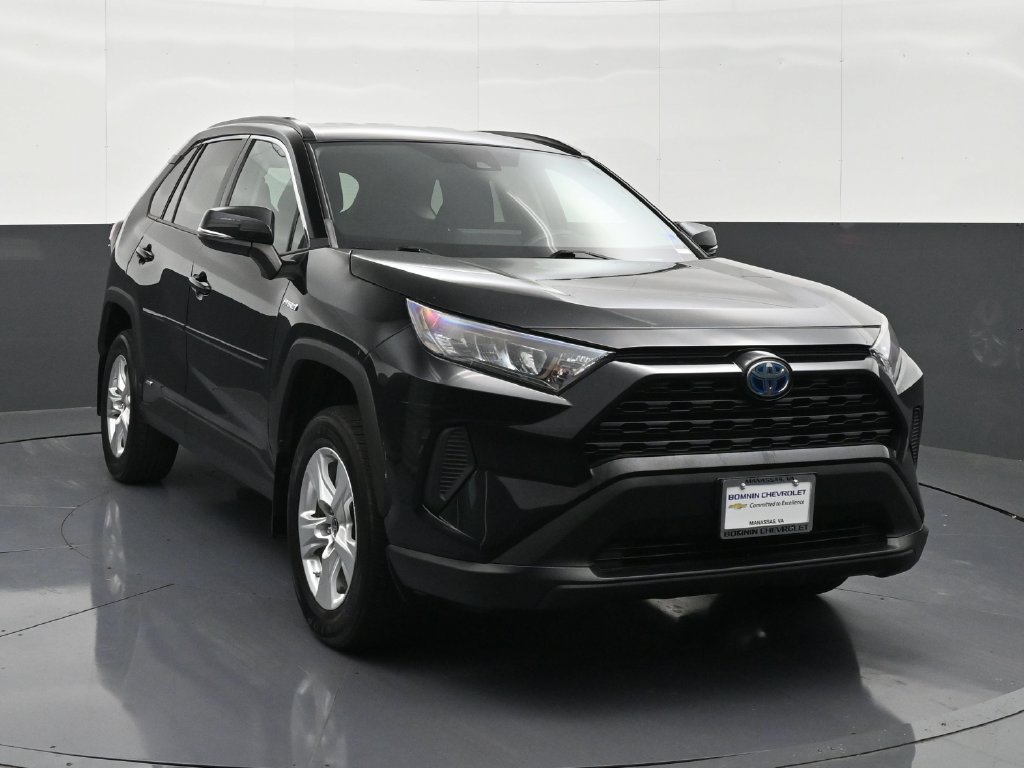 Used 2021 Toyota RAV4 LE AWD/4WD image 7