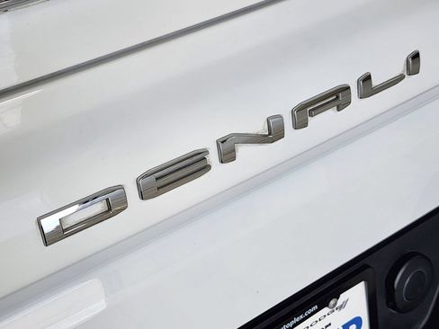 Used 2024 GMC Sierra 1500 Denali w/ Denali Reserve Package AWD/4WD image 12