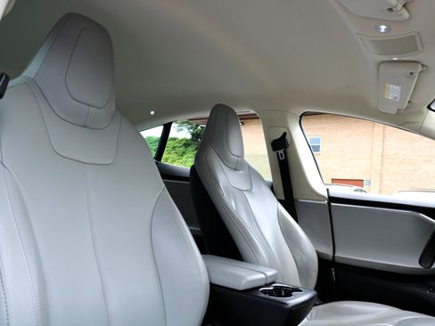 Used 2013 Tesla Model S image 42