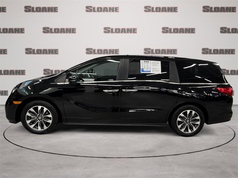 Used 2024 Honda Odyssey EX-L image 2