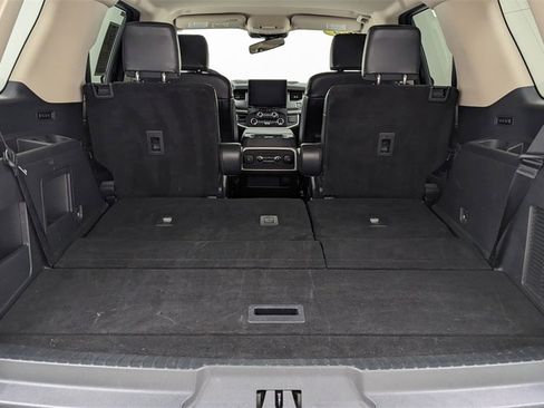 Certified 2024 Ford Expedition XLT image 9