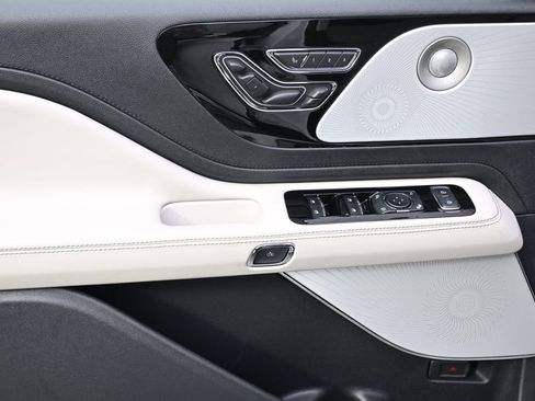 New 2026 Lincoln Aviator Reserve AWD/4WD image 23