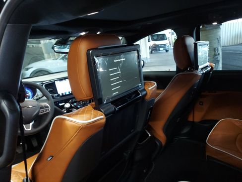 New 2026 Chrysler Pacifica Pinnacle image 35