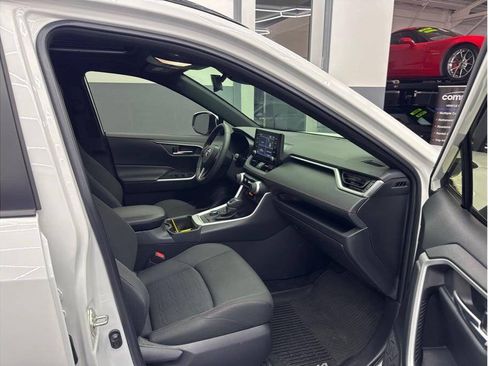 Used 2022 Toyota RAV4 SE w/ Weather & Moonroof Package AWD/4WD image 26