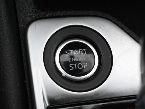 Used 2025 Nissan Sentra SR FWD image 18