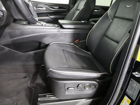 Used 2024 Cadillac Escalade Sport image 12