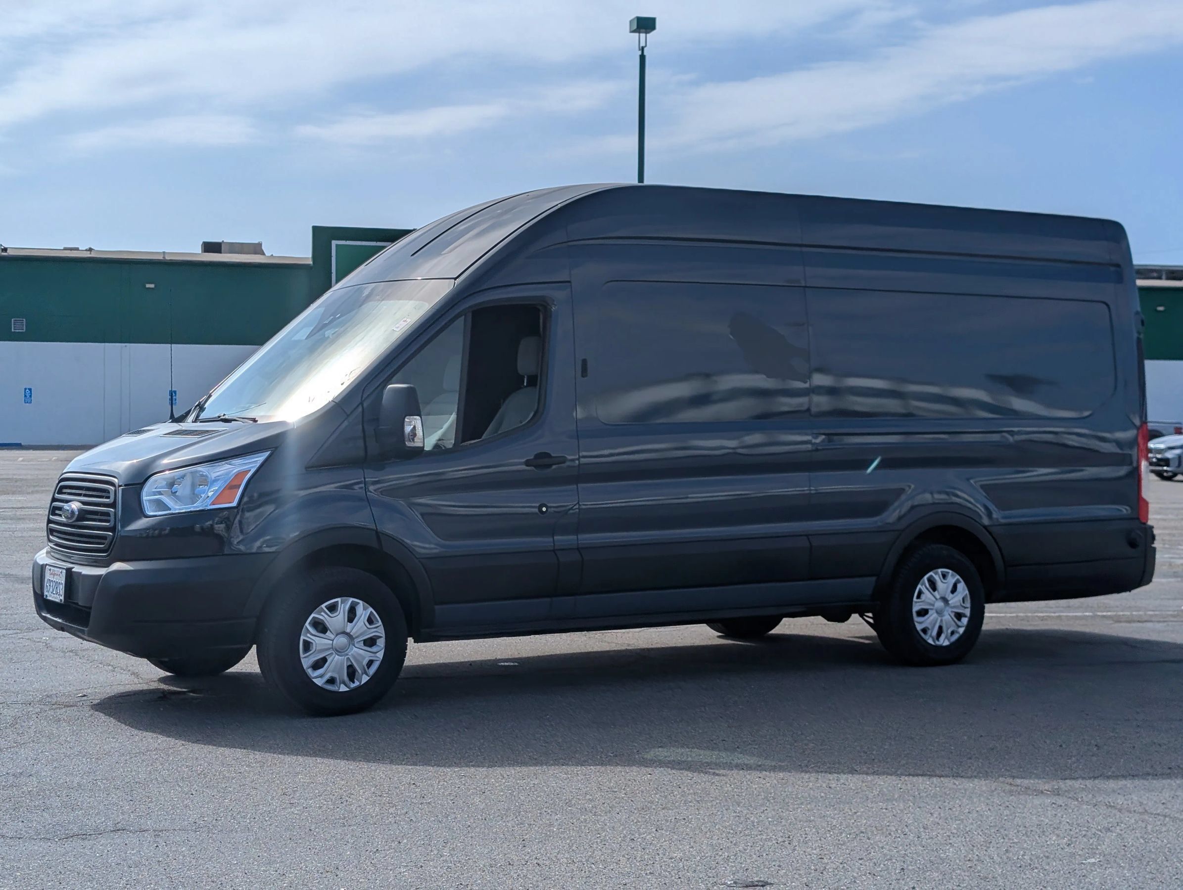 Used 2019 Ford Transit 250 148 High Roof Extended RWD image 3