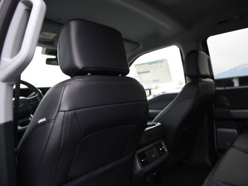 New 2026 Ford F250 Lariat w/ Lariat Premium Package image 17