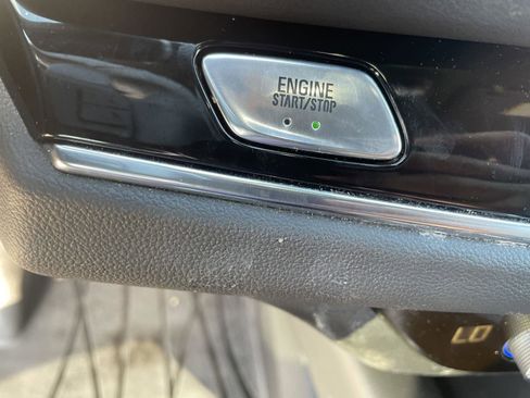 Used 2022 Buick Enclave Avenir w/ Avenir Technology Package image 17