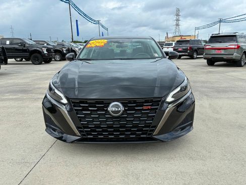 Used 2023 Nissan Altima 2.5 SR FWD image 3