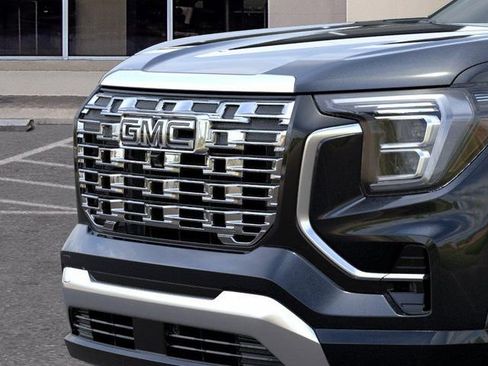 New 2026 GMC Terrain Denali w/ LPO, Black Badging Package AWD/4WD image 13