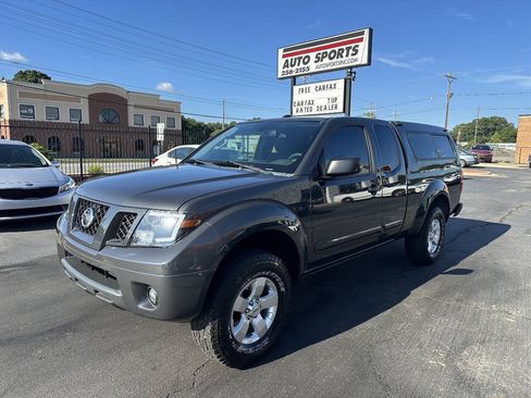 Used 2013 Nissan Frontier SV AWD/4WD image 1
