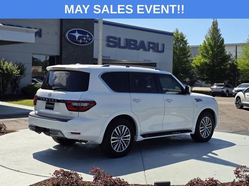 Used 2021 Nissan Armada SL w/ Captain's Chairs Package RWD image 5