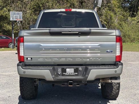 Used 2019 Ford F250 Platinum w/ Platinum Ultimate Package AWD/4WD image 3