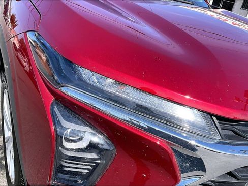 Used 2025 Chevrolet Trax LS FWD image 29