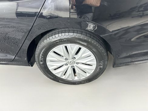 Used 2019 Volkswagen Jetta FWD image 11