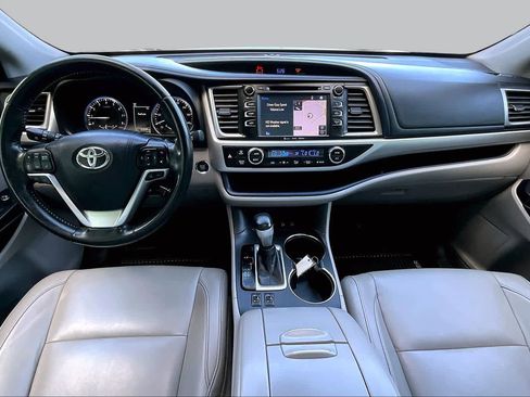 Certified 2017 Toyota Highlander XLE AWD/4WD image 15
