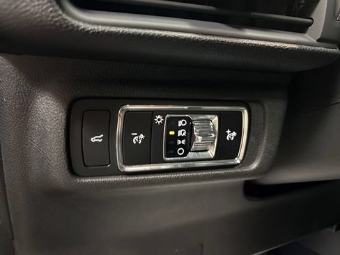 Used 2025 Lincoln Corsair Reserve w/ Equipment Group 202A FWD image 40