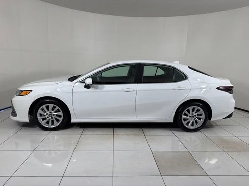 Used 2024 Toyota Camry LE FWD image 8