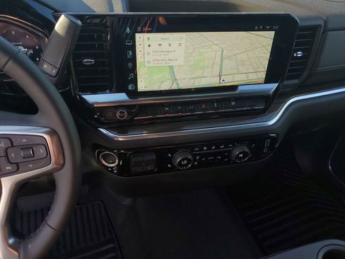 Used 2025 Chevrolet Silverado 1500 LT image 23