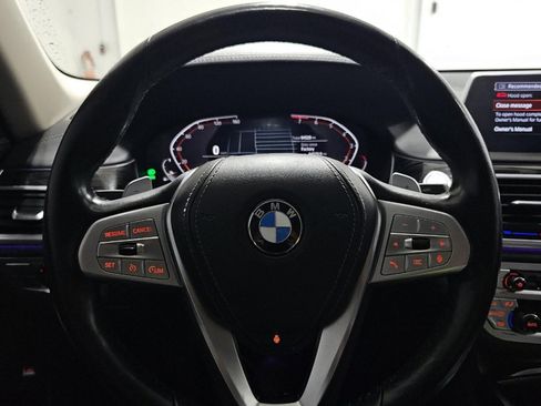 Used 2022 BMW 740i xDrive w/ Premium Package AWD/4WD image 7