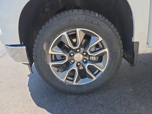 Certified 2024 Chevrolet Silverado 1500 LT AWD/4WD image 31