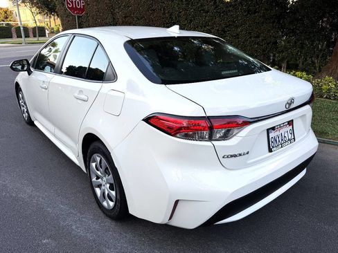 Used 2020 Toyota Corolla LE w/ Carpet Mat Package (TMS) FWD image 4