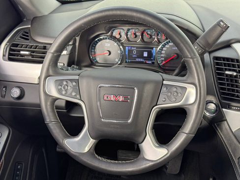 Used 2017 GMC Yukon XL SLT w/ Premium Edition image 19