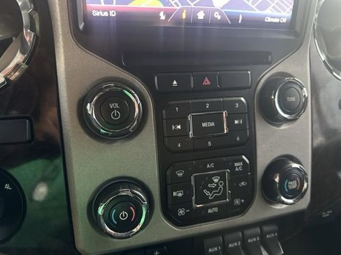 Used 2013 Ford F250 Platinum w/ FX4 Off Road Pkg image 31