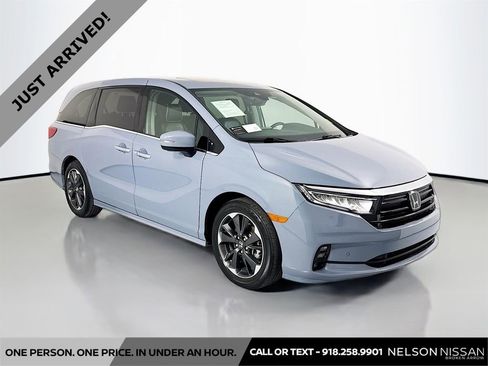 Used 2024 Honda Odyssey Elite image 3
