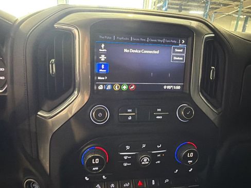 Used 2020 Chevrolet Silverado 1500 LTZ w/ Z71 Off-Road Package AWD/4WD image 7